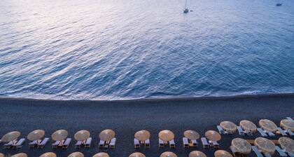 Kamari Beach Hotel