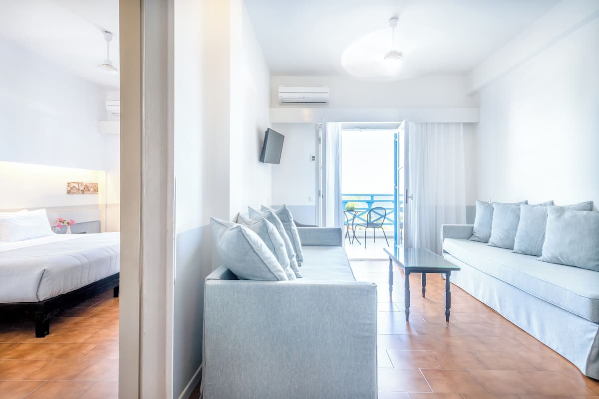 Appartement, 2 chambres, vue mer | Literie de qualité supérieure, coffres-forts dans les chambres