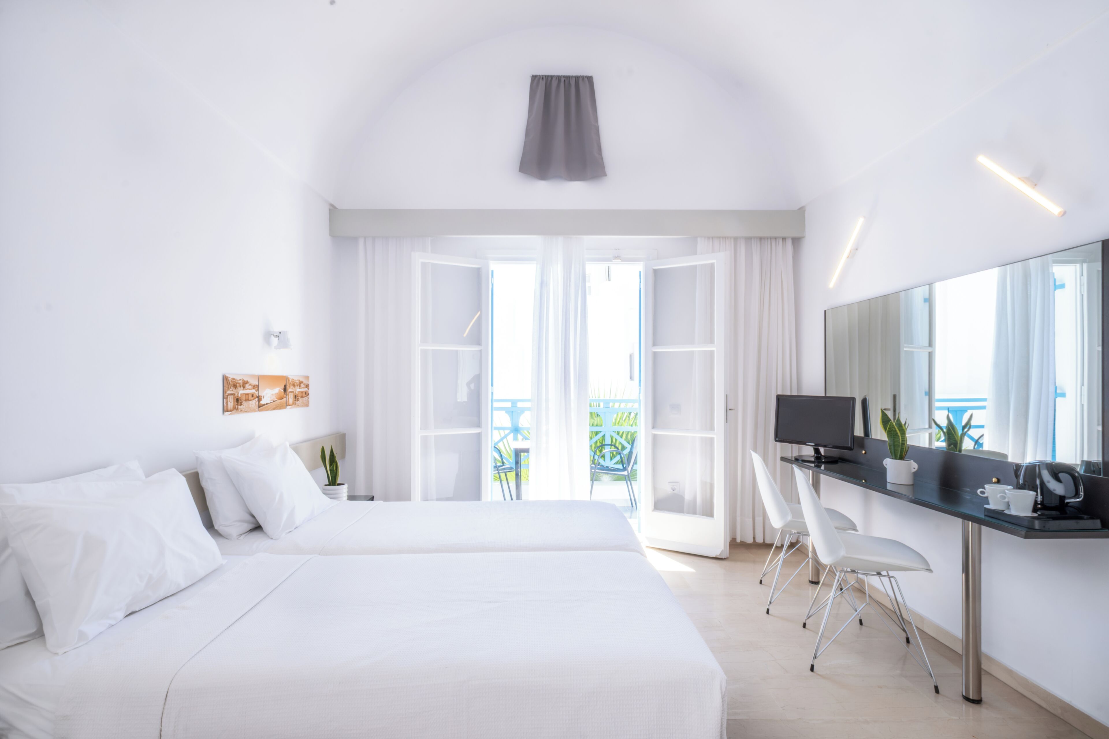 Double or Twin Courtyard View | Premium bedding, in-room safe, cribs (free), WiFi (free)