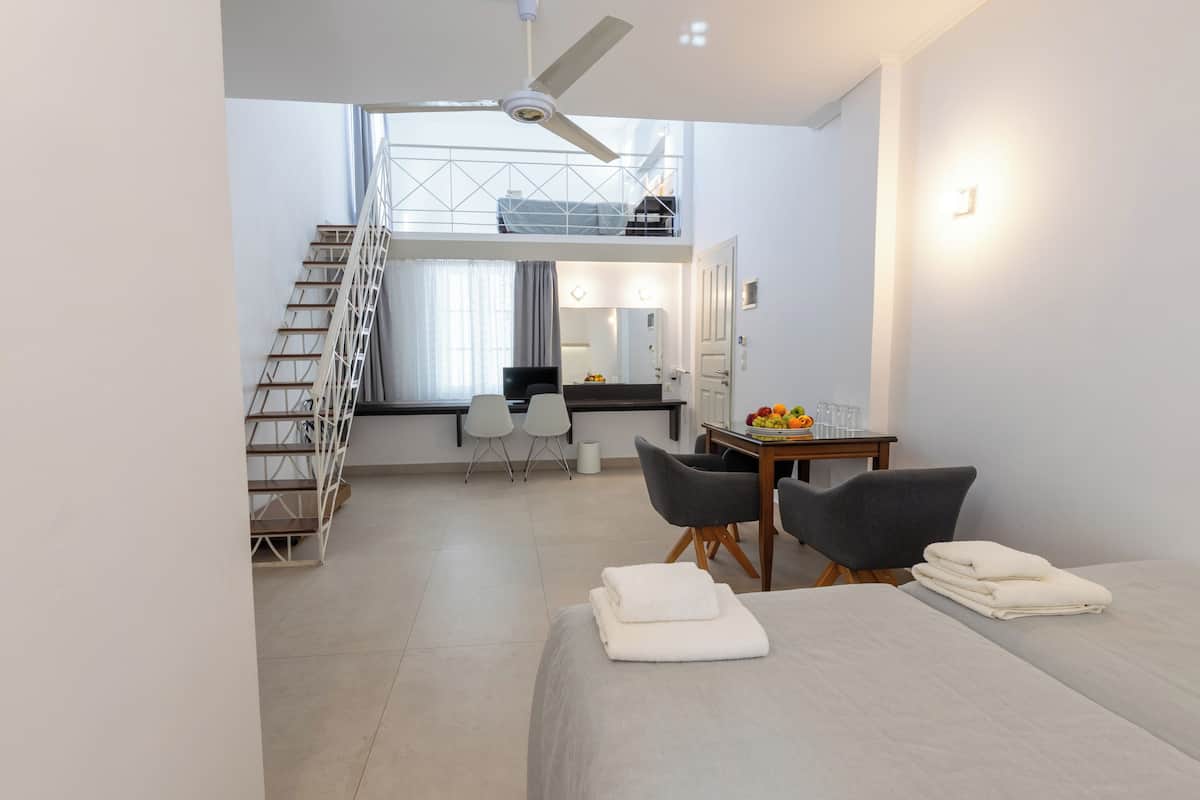 Maisonette Courtyard View | Premium-sengetøj, pengeskab på værelset, gratis baby-/barnesenge