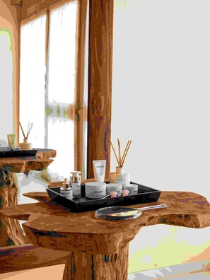 Couples treatment room(s), sauna, hot tub, steam room, body treatments - Mont Cervin Palace (Zermatt)