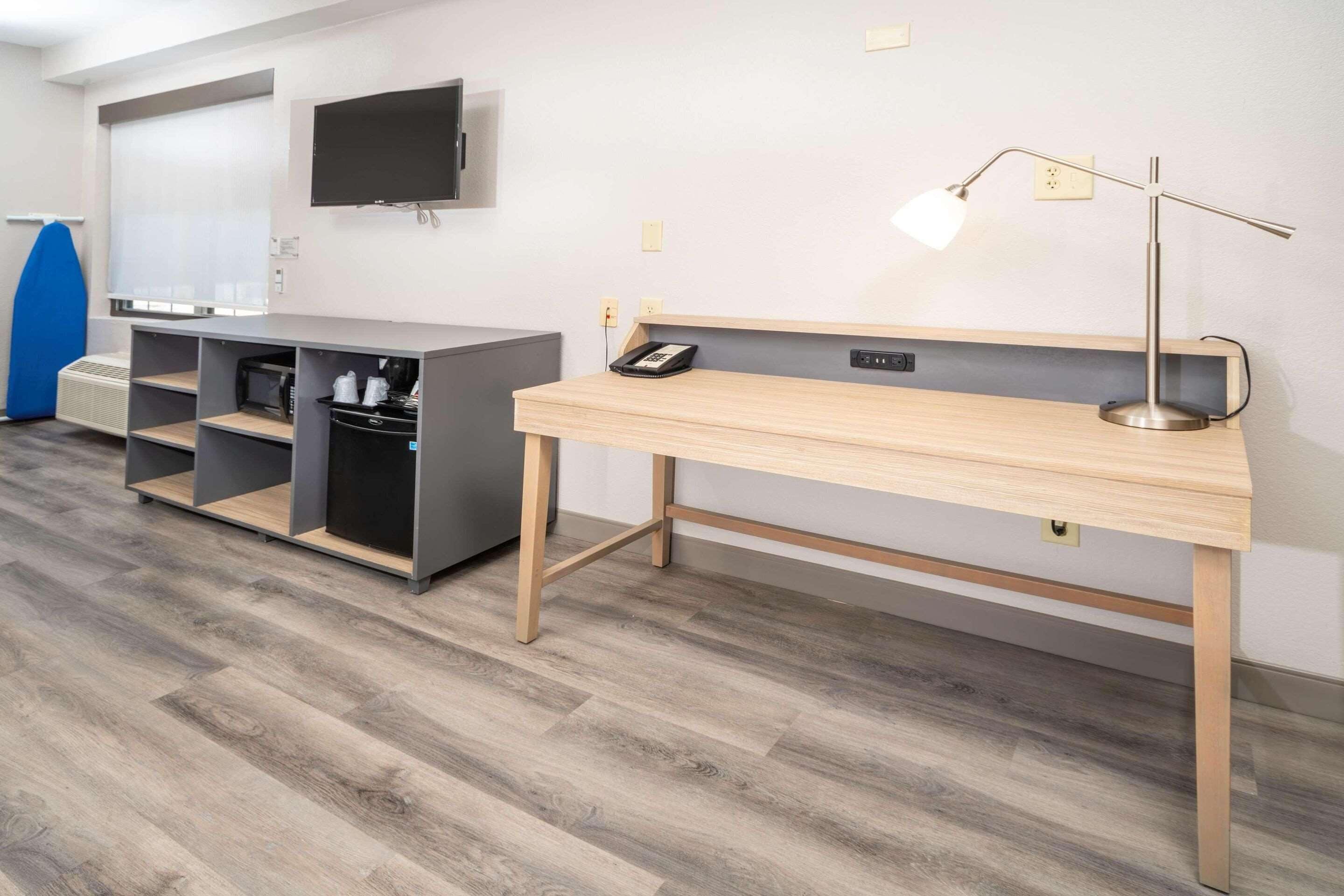 1 bedroom, premium bedding, down duvets, in-room safe