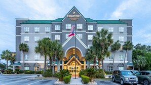 Unclassified image, 3 of 35, button - Country Inn & Suites by Radisson, Valdosta, GA (Valdosta)