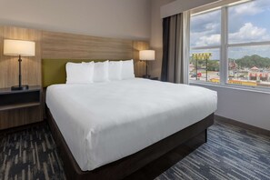 Bureau, espace de travail pour ordinateur portable, rideaux occultants