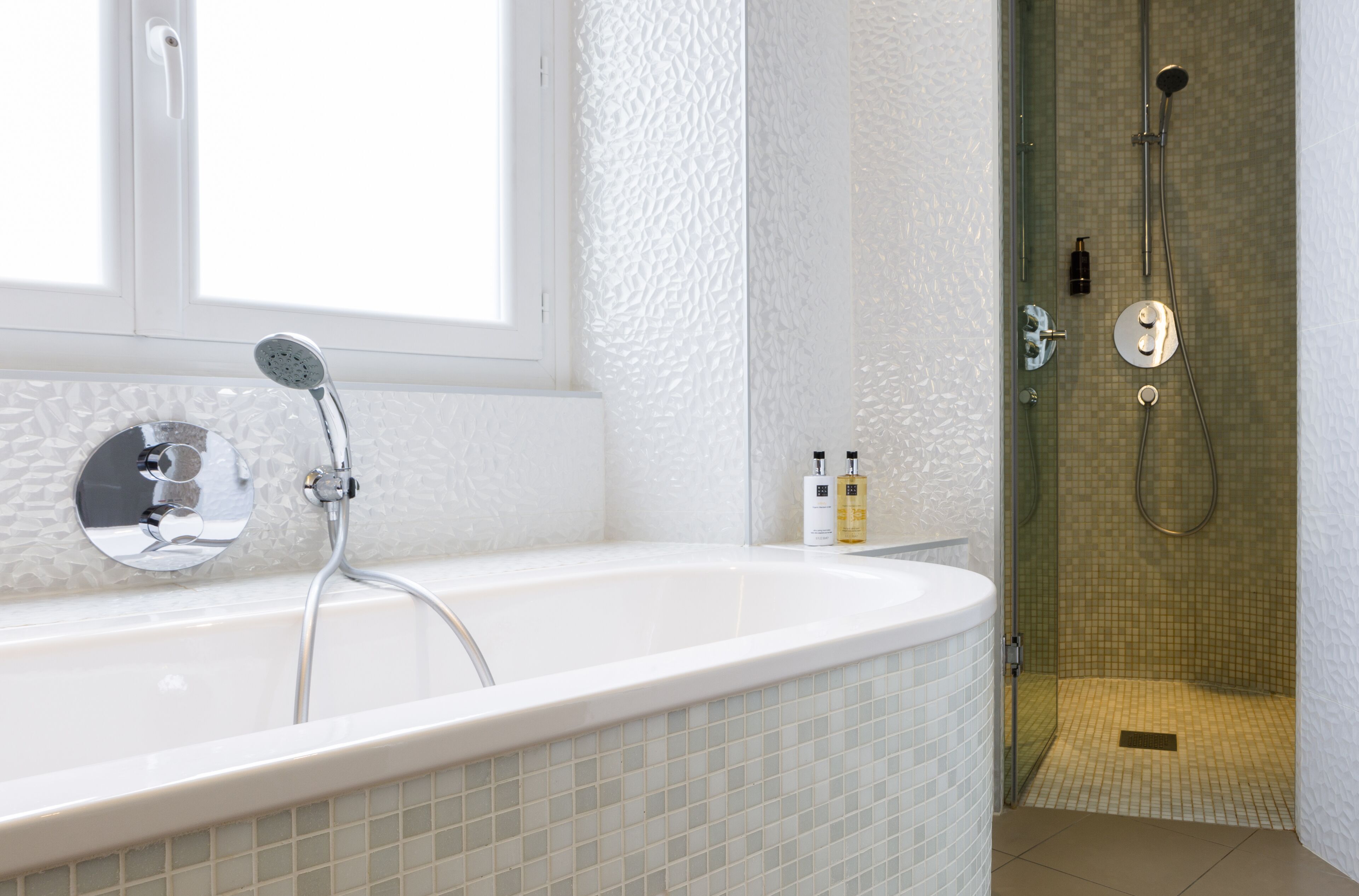 double room prestige | bathroom | free toiletries, hair dryer, towels