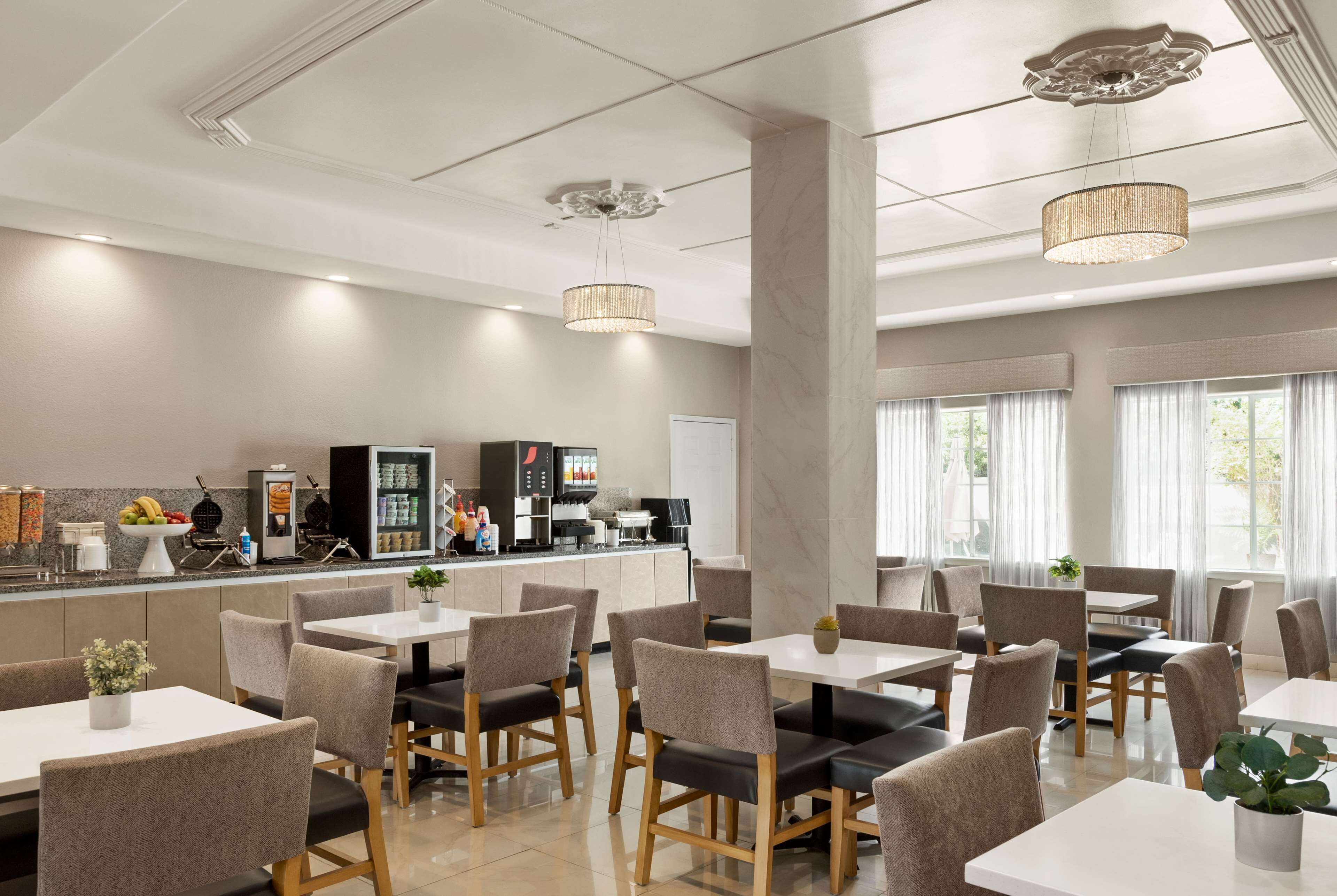 free continental breakfast