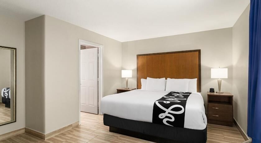 Premium bedding, down duvets, pillow-top beds, desk