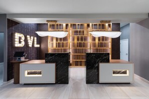 Lobby - La Quinta Inn & Suites by Wyndham Brownsville North (Brownsville)