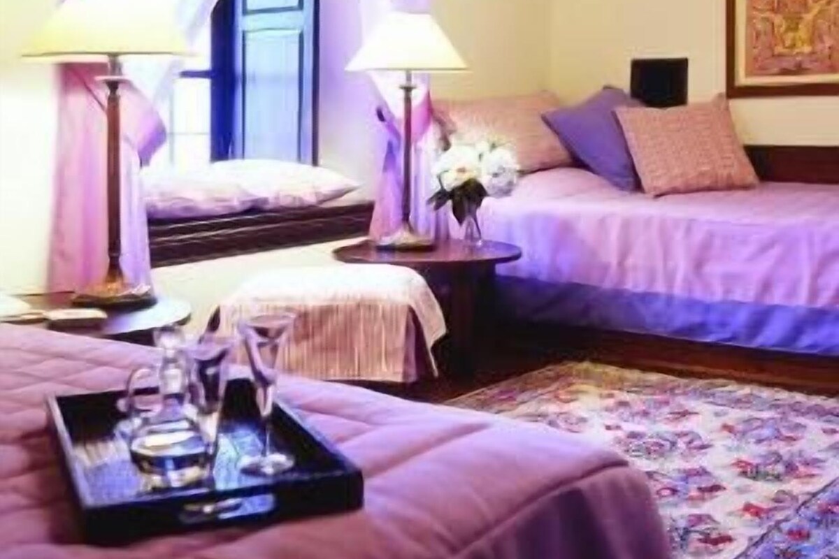Minibar, skrivebord, blendingsgardiner og lydisolert