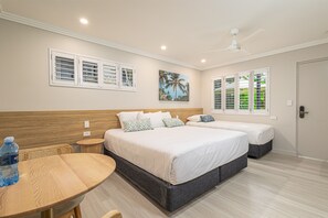 Firemannsrom – superior | Skrivebord, skrivebord for bærbar PC og sengetøy