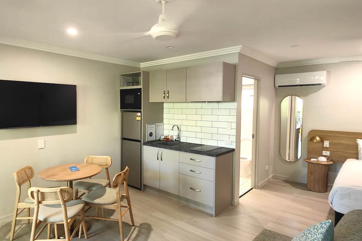 superior kitchenette | private kitchenette | coffee/tea maker, electric kettle