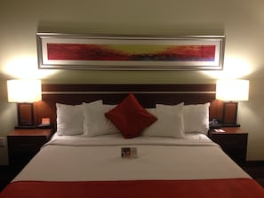 Room, 1 King Bed, Non Smoking | Premium bedding, pillowtop beds, desk, laptop workspace