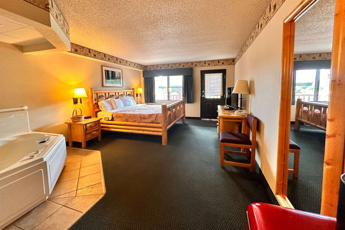 Superior Suite, 1 King Bed, Non Smoking