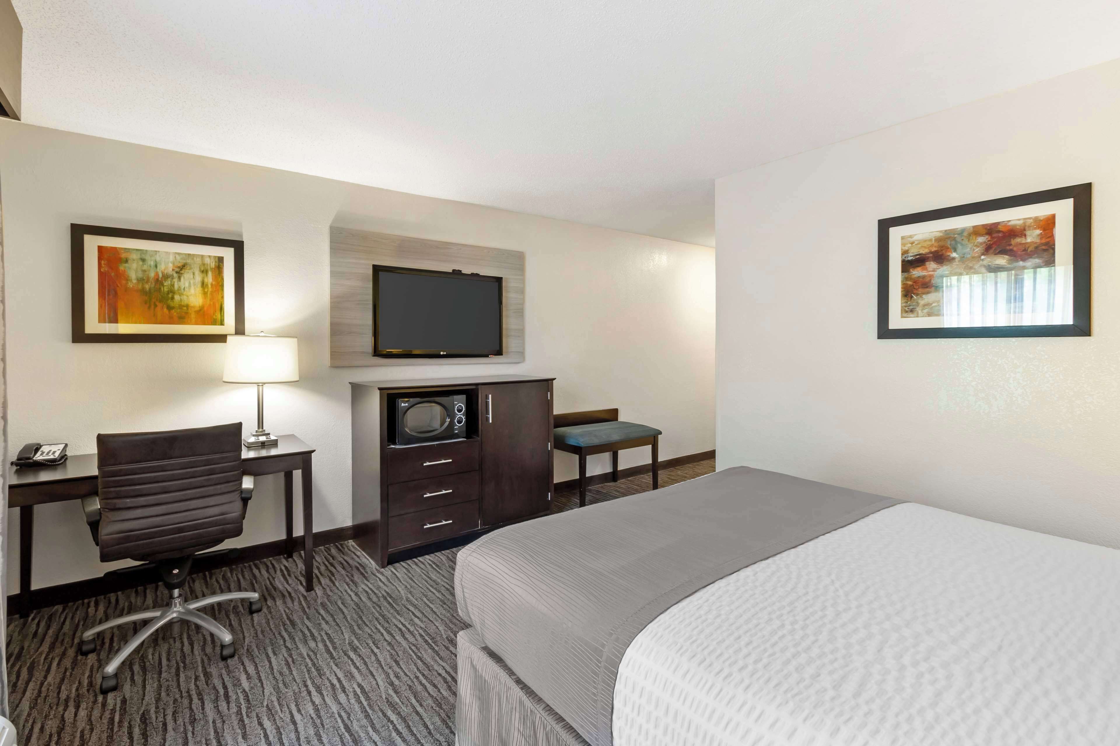 standard room, 1 queen bed, non smoking, refrigerator & microwave (small room) | premium bedding, desk, laptop workspace, blackout curtains