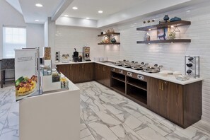 Petit déjeuner continental compris tous les jours
