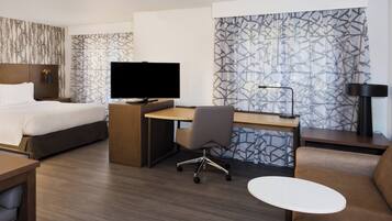 Studio, 1 Queen Bed with Sofa bed