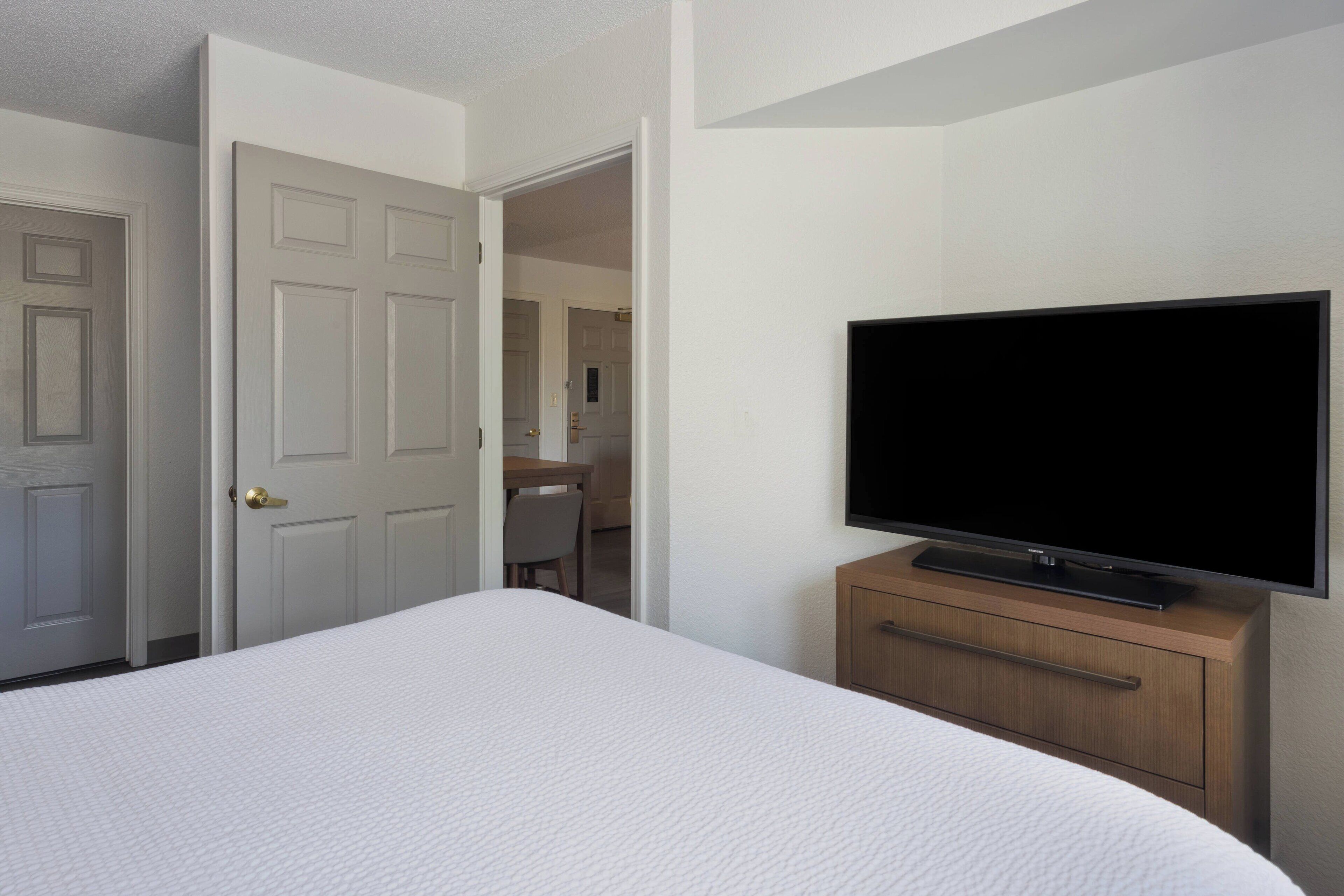 suite, 1 bedroom | premium bedding, in-room safe, desk, blackout curtains