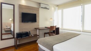 Comfort Studio (Twin) | Minibar, in-room safe, desk, blackout curtains - Time Suite - Comfort Apartments (Santiago)