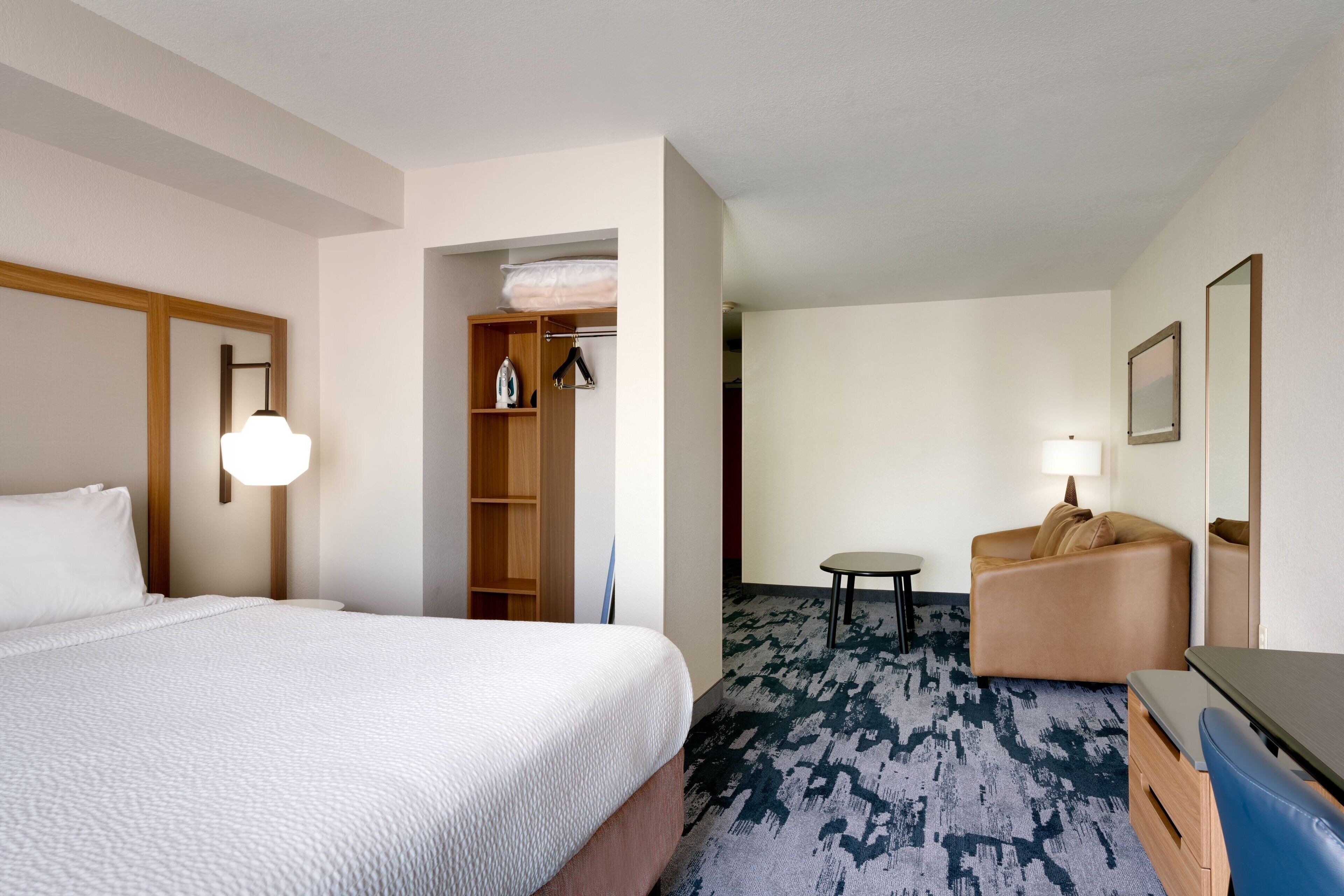 premium bedding, pillow-top beds, in-room safe, desk