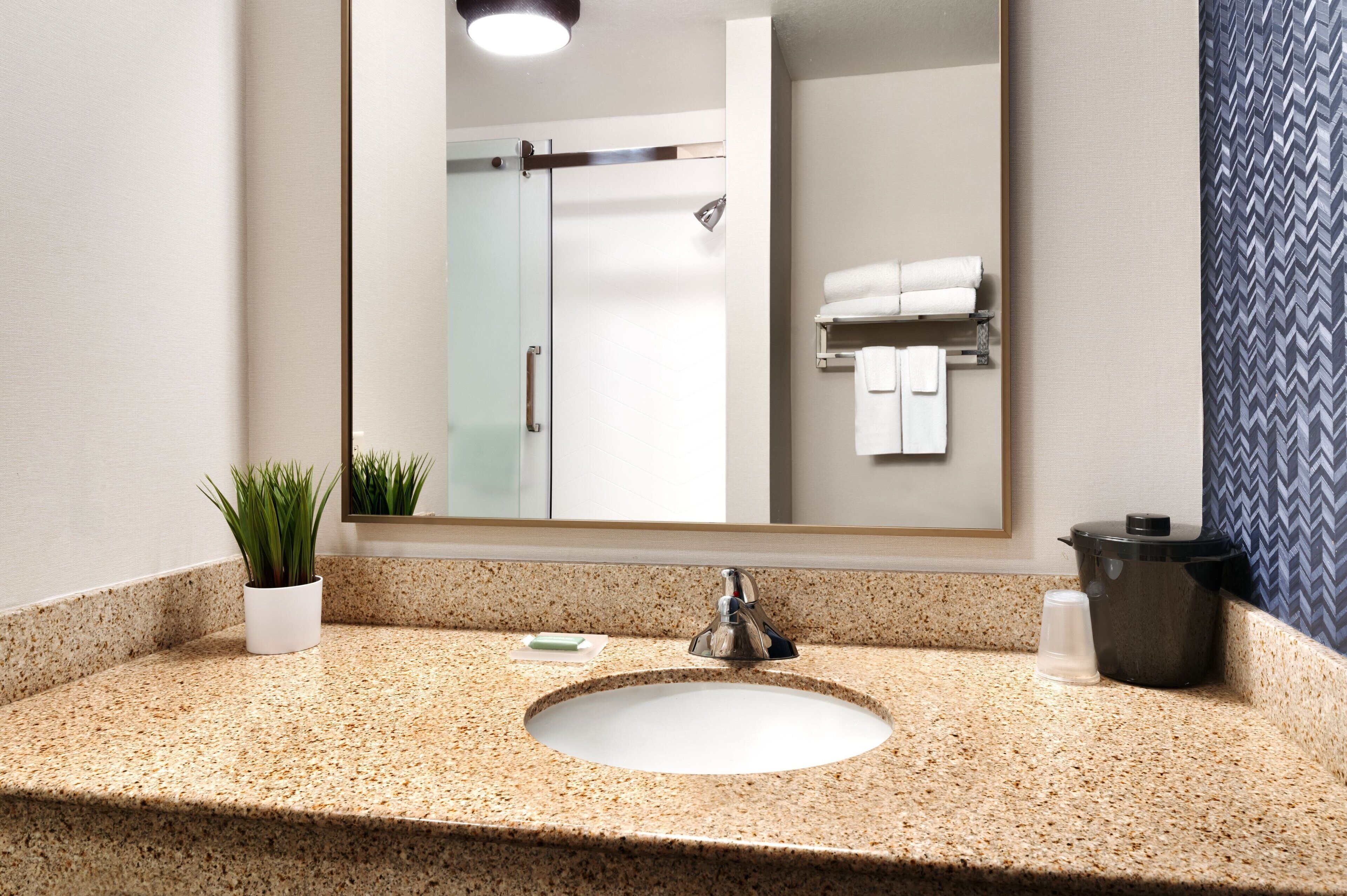 premium bedding, pillow-top beds, in-room safe, desk