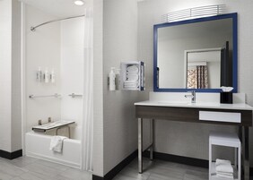 Room, Multiple Beds, Accessible, Bathtub (1 Bath) | Bathroom | Free toiletries, hair dryer, towels