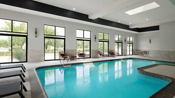 Indoor pool, sun loungers
