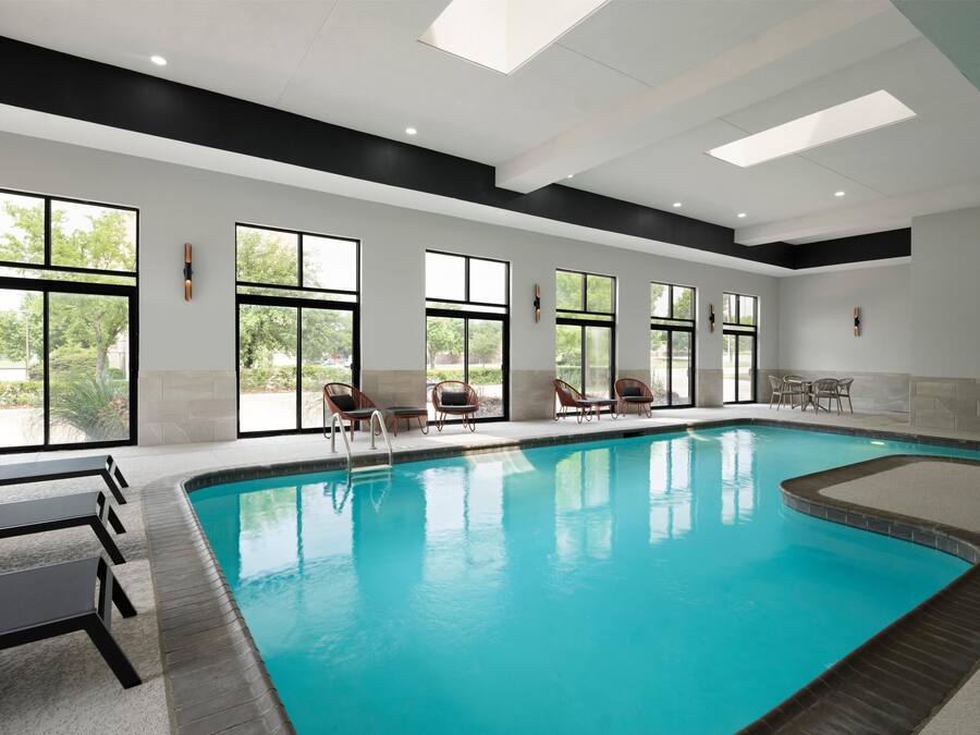 Indoor pool, pool loungers