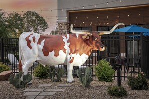 Courtyard - Hampton Inn & Suites Dallas-DFW ARPT W-SH 183 Hurst (Hurst)