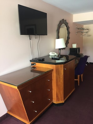 Desk, free WiFi