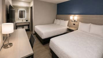 Habitación estándar, 2 camas matrimoniales, para no fumadores | Wifi gratis y ropa de cama