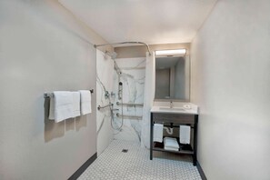 Chambre Standard, 2 grands lits, accessible aux personnes à mobilité réduite, non-fumeur | Bureau, rideaux d’obscurcissement, accès au Wi-Fi (inclus)