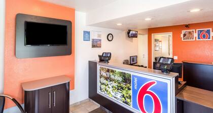 Motel 6 Redding, CA - Central