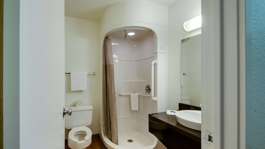 Motel 6 Lenexa, KS - Kansas City Southwest
