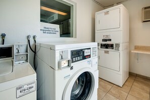 Laundry room - Motel 6 Lenexa, KS - Kansas City Southwest (Lenexa)