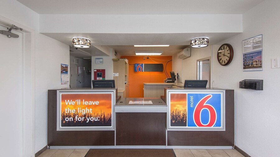Motel 6 Kansas City, MO - Airport