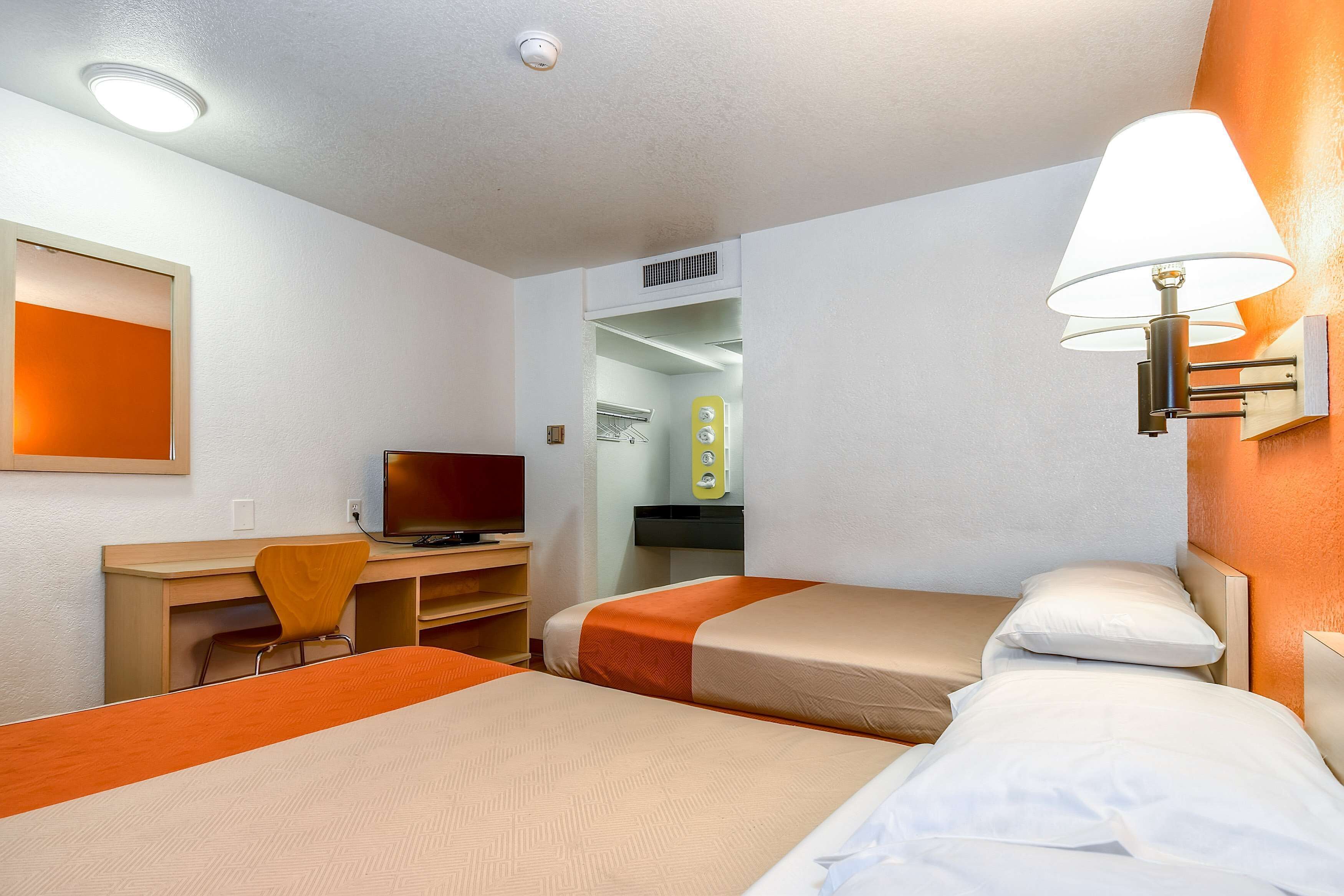 WiFi (free), bed sheets