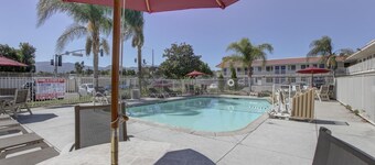 Motel 6 Corona, CA