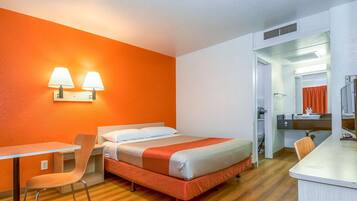 Free WiFi, bed sheets