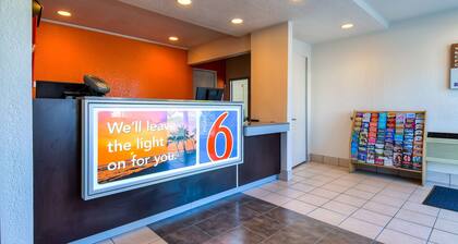 Motel 6 Rowland Heights, CA - Los Angeles - Pomona