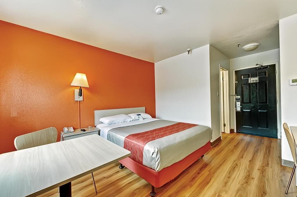 Photo - Motel 6-Glenview, IL - Chicago North