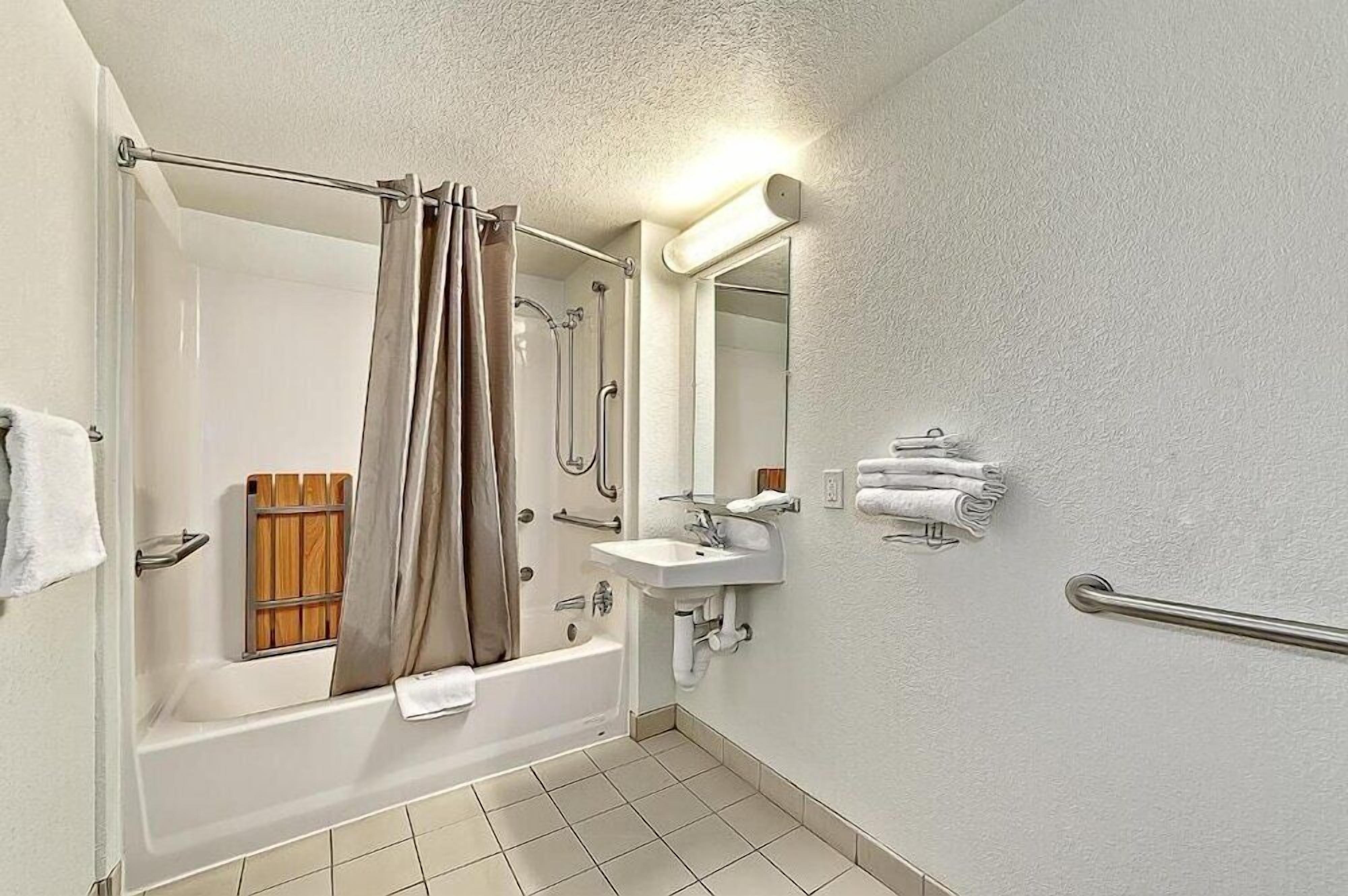 Photo - Motel 6 Glenview, IL - Chicago North