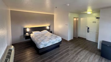 Desk, free WiFi, bed sheets