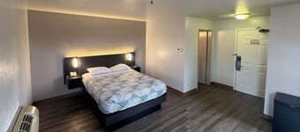Motel 6 Glenview, IL - Chicago North