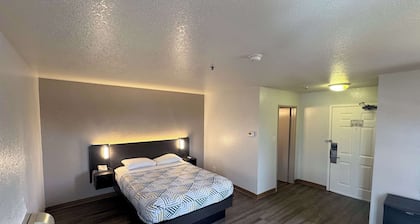 Motel 6 Glenview, IL - Chicago North