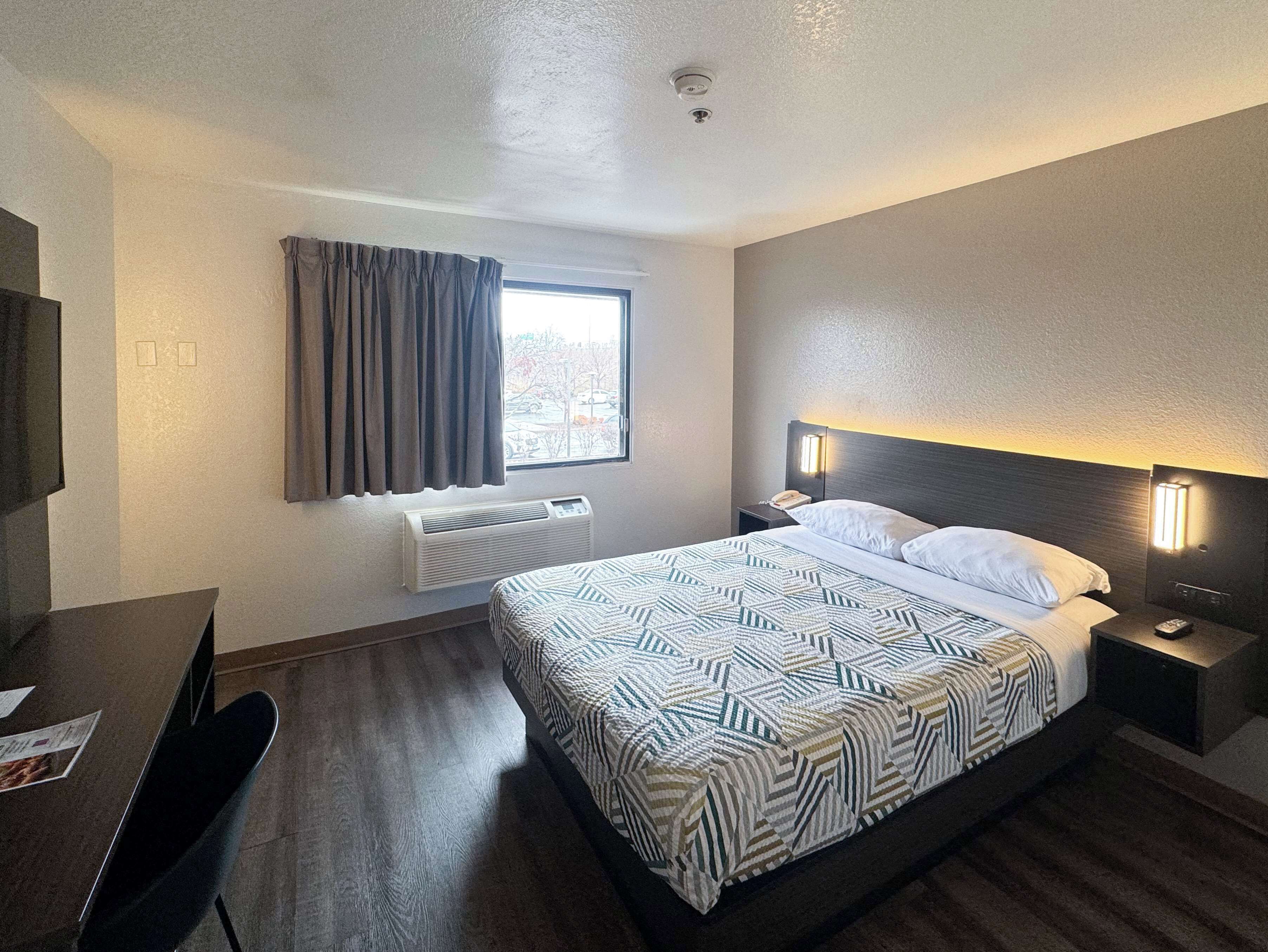 Photo - Motel 6-Glenview, IL - Chicago North