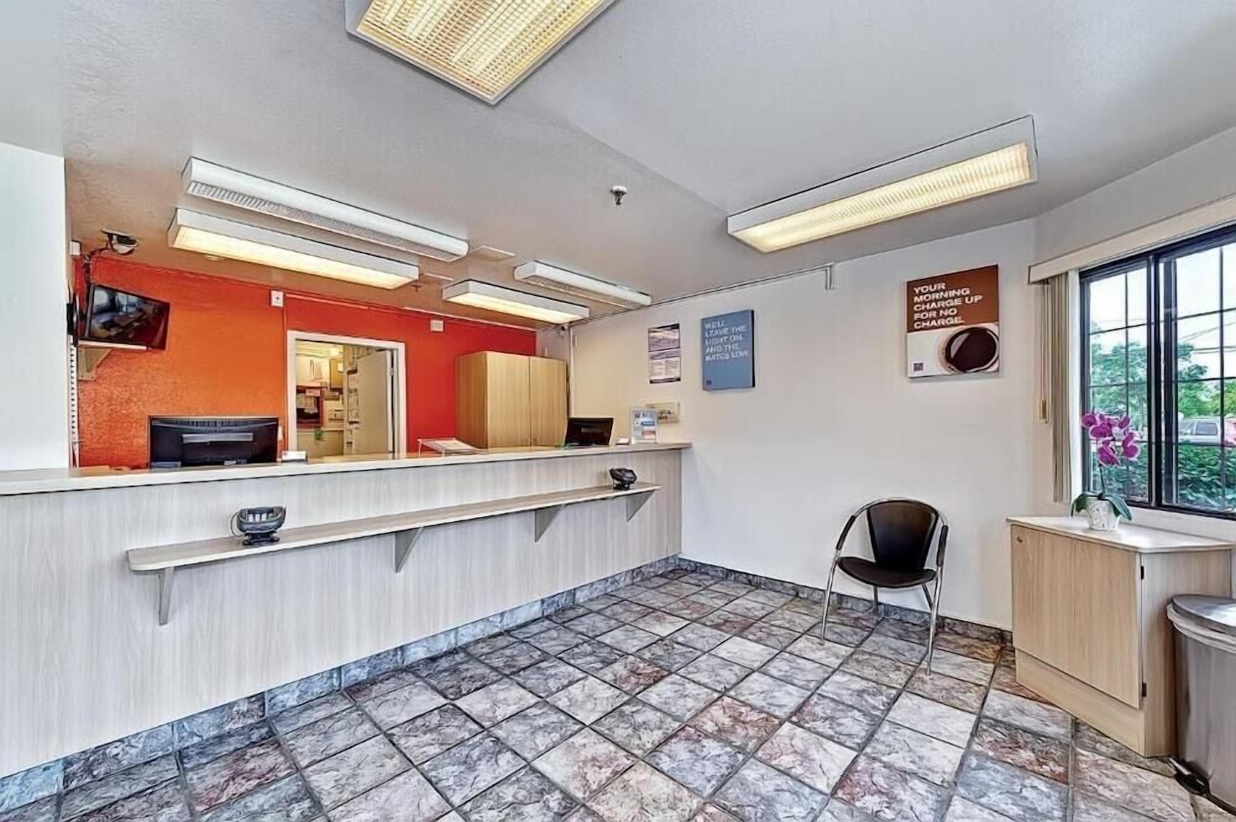 Photo - Motel 6-Glenview, IL - Chicago North