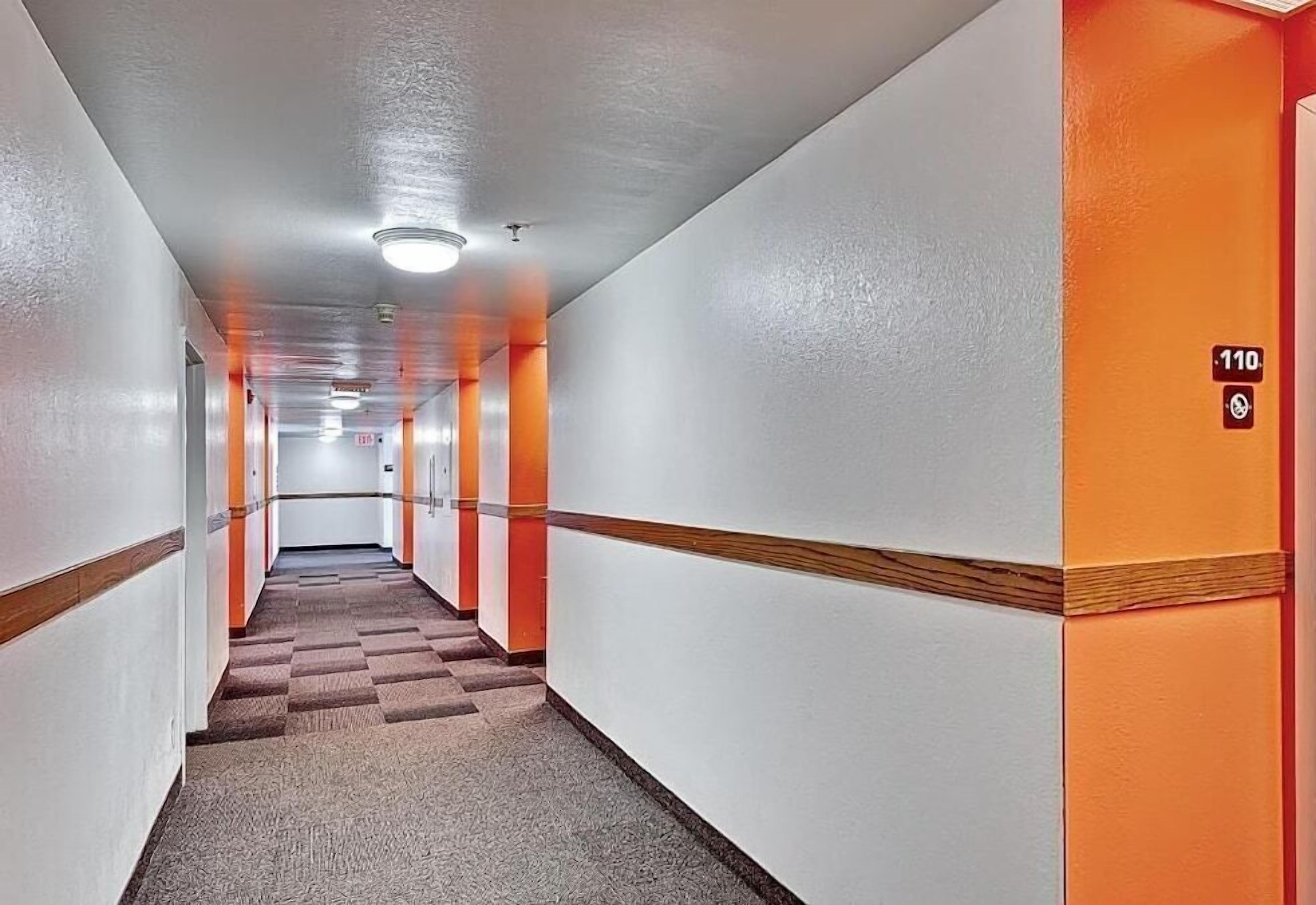 Photo - Motel 6-Glenview, IL - Chicago North