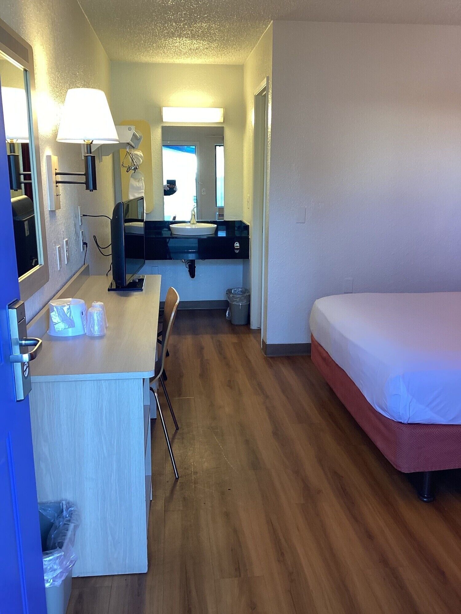 Wi-Fi gratis dan seprai linen