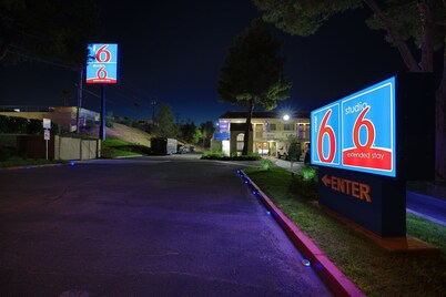 Motel 6 Barstow, CA