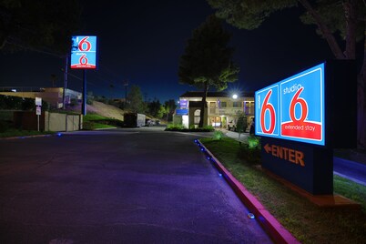 Motel 6 Barstow, CA